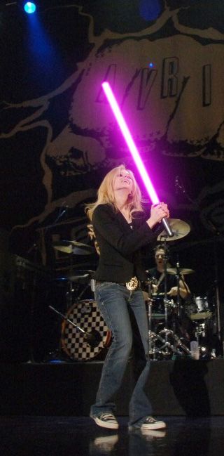 avrilsaber02a1us.jpg avrilsaber02a1us.jpg